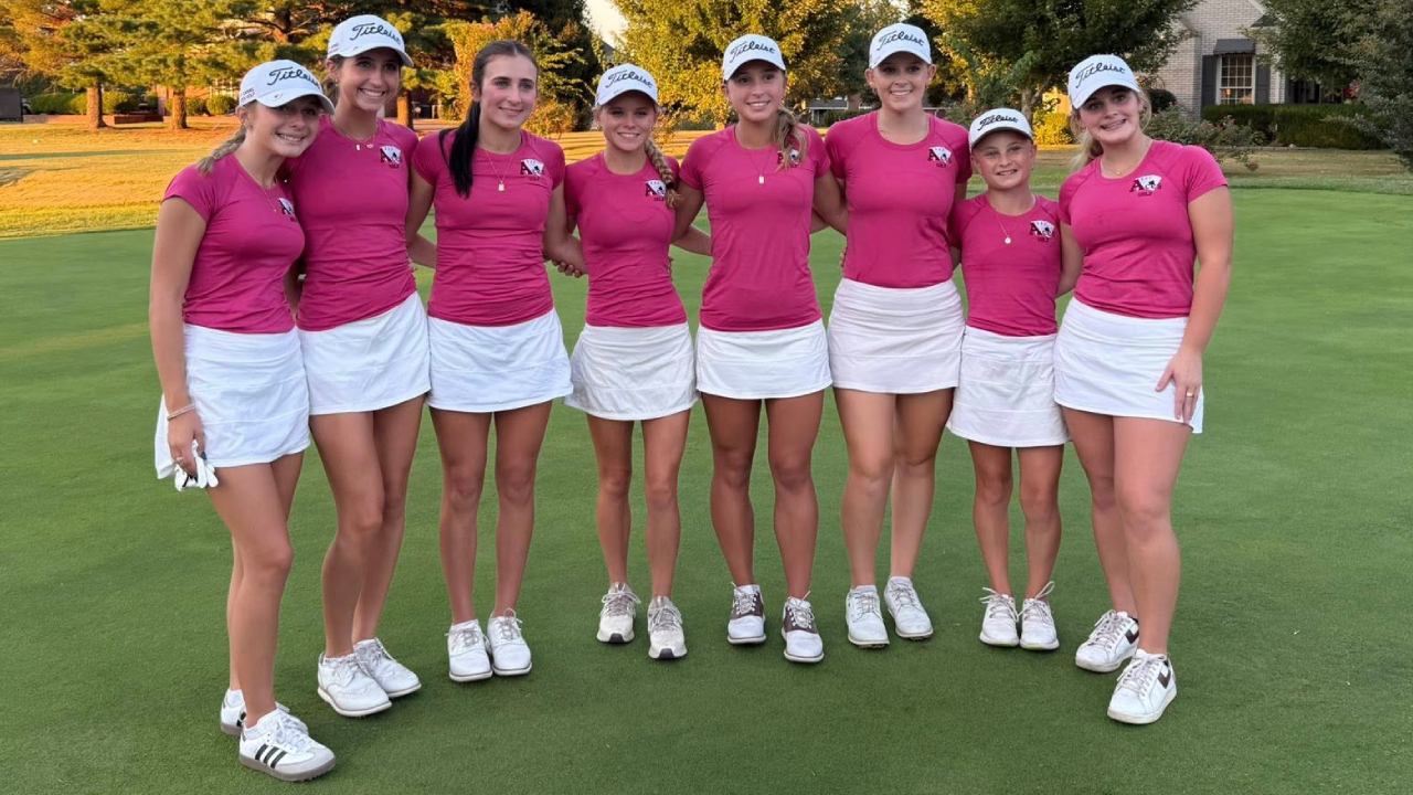 The Lady Aces gather after their record-setting performance at Shawnee Hills  on Aug. 30th (courtesy photo).