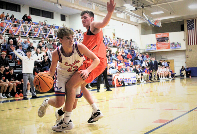Image for the Tweet beginning: The IHSA boys state basketball